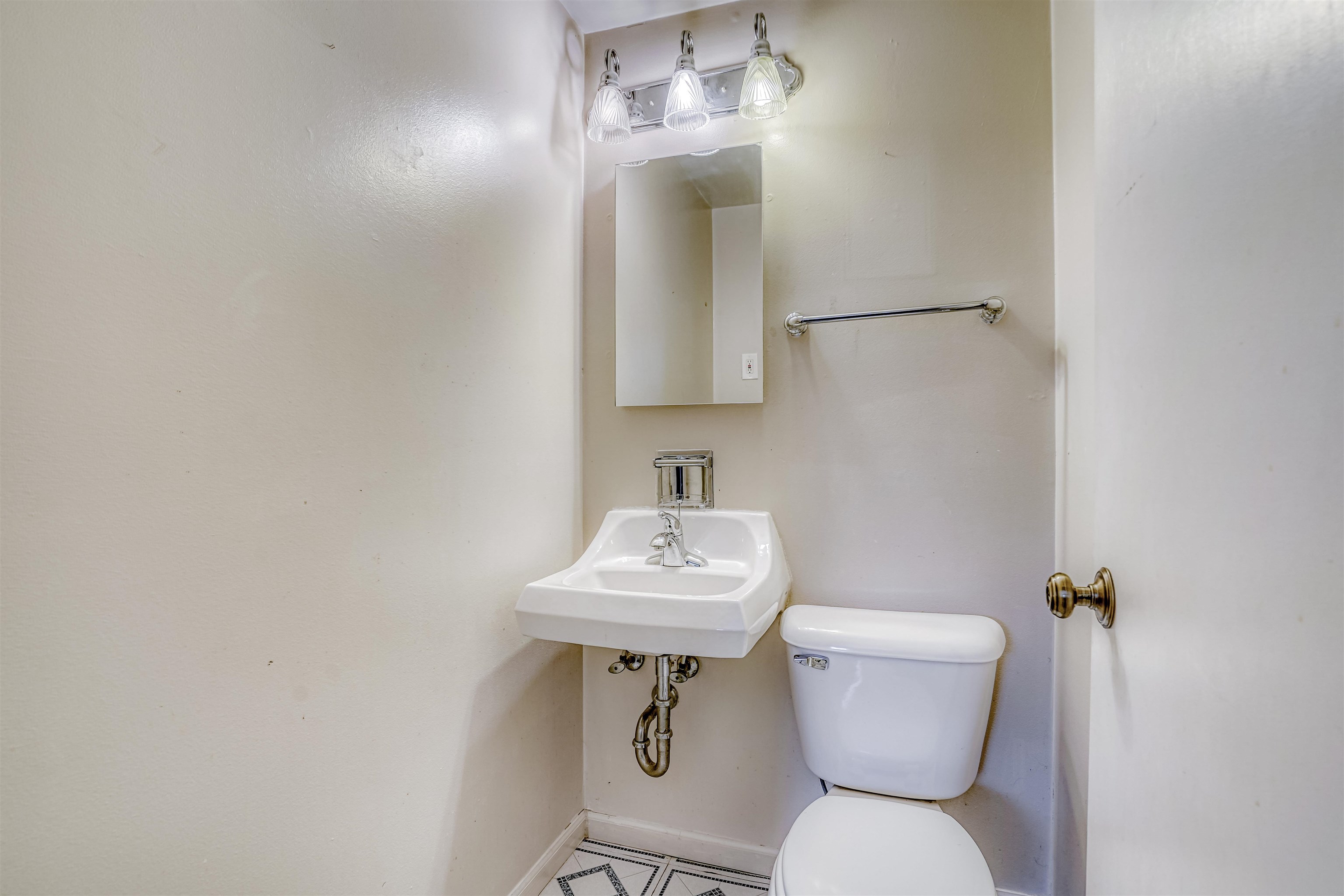 4916 Maplecrest Road Fort Wayne, IN 46835 - Photo 17 of 33