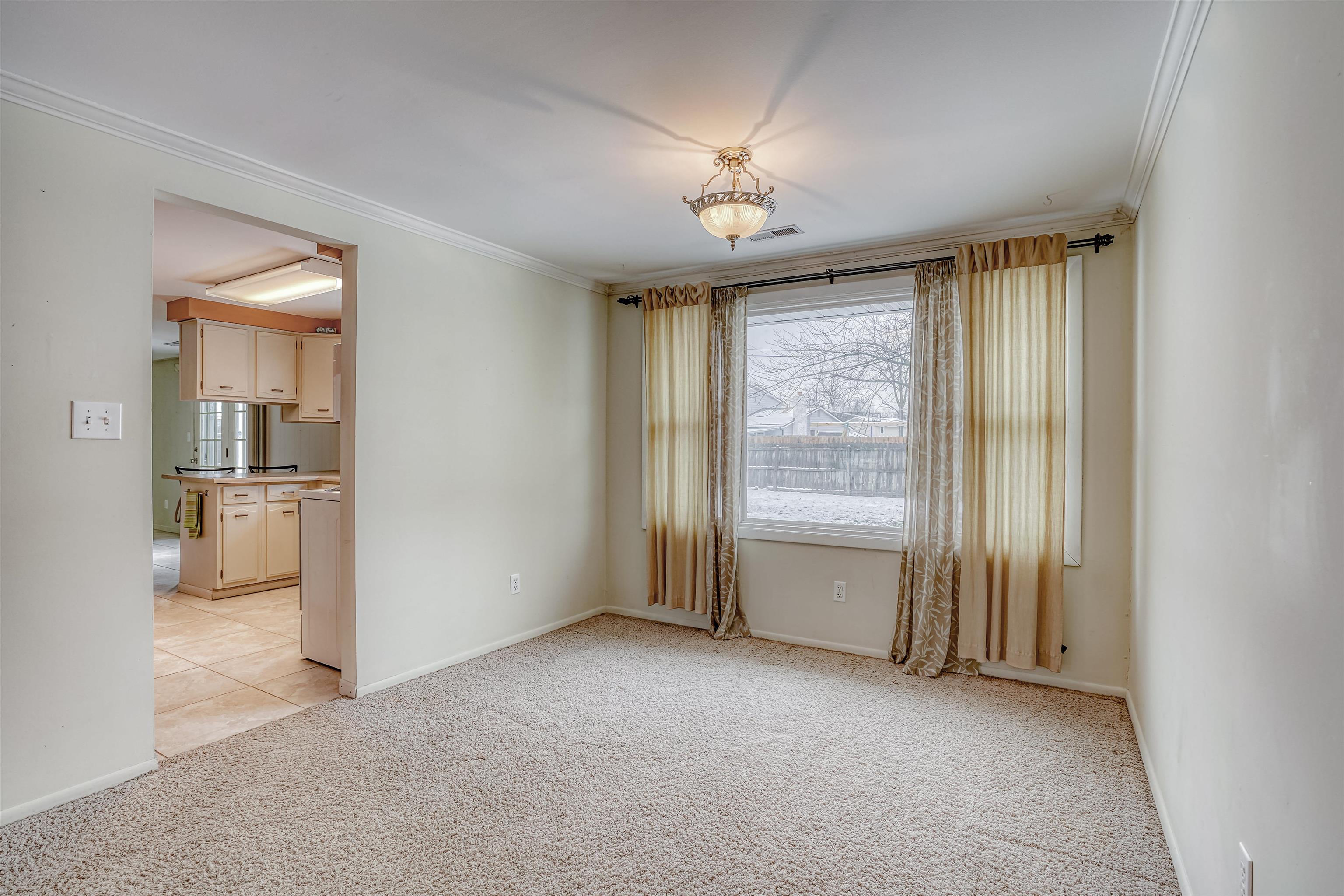 4916 Maplecrest Road Fort Wayne, IN 46835 - Photo 8 of 33