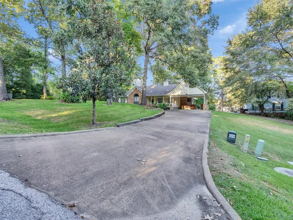 $474,900 | 185 Lake Drive, Onalaska, TX 77360