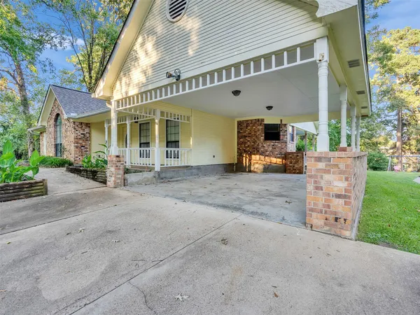 $474,900 | 185 Lake Drive, Onalaska, TX 77360