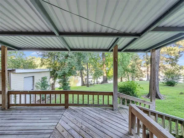 $425,000 | 185 Lake Drive, Onalaska, TX 77360