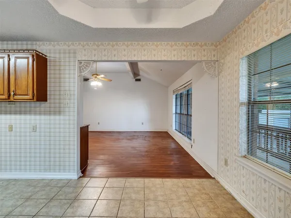 $425,000 | 185 Lake Drive, Onalaska, TX 77360