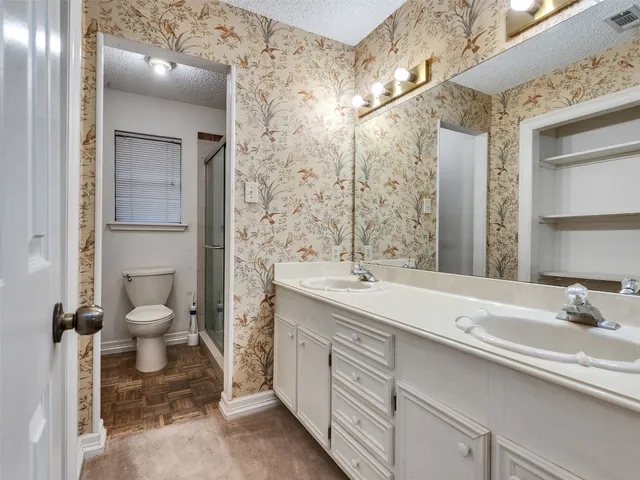 $549,900 | 185 Lake Drive, Onalaska, TX 77360