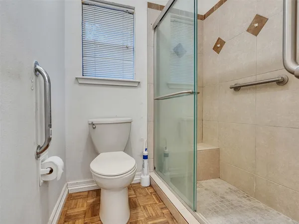 $425,000 | 185 Lake Drive, Onalaska, TX 77360