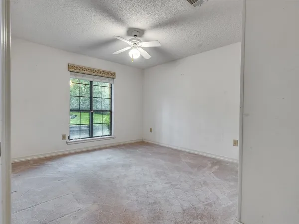 $425,000 | 185 Lake Drive, Onalaska, TX 77360