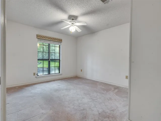 $549,900 | 185 Lake Drive, Onalaska, TX 77360