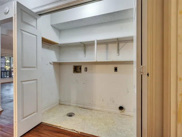 $549,900 | 185 Lake Drive, Onalaska, TX 77360