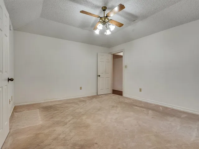 $549,900 | 185 Lake Drive, Onalaska, TX 77360