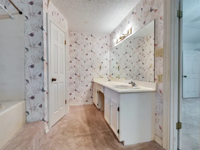 $549,900 | 185 Lake Drive, Onalaska, TX 77360