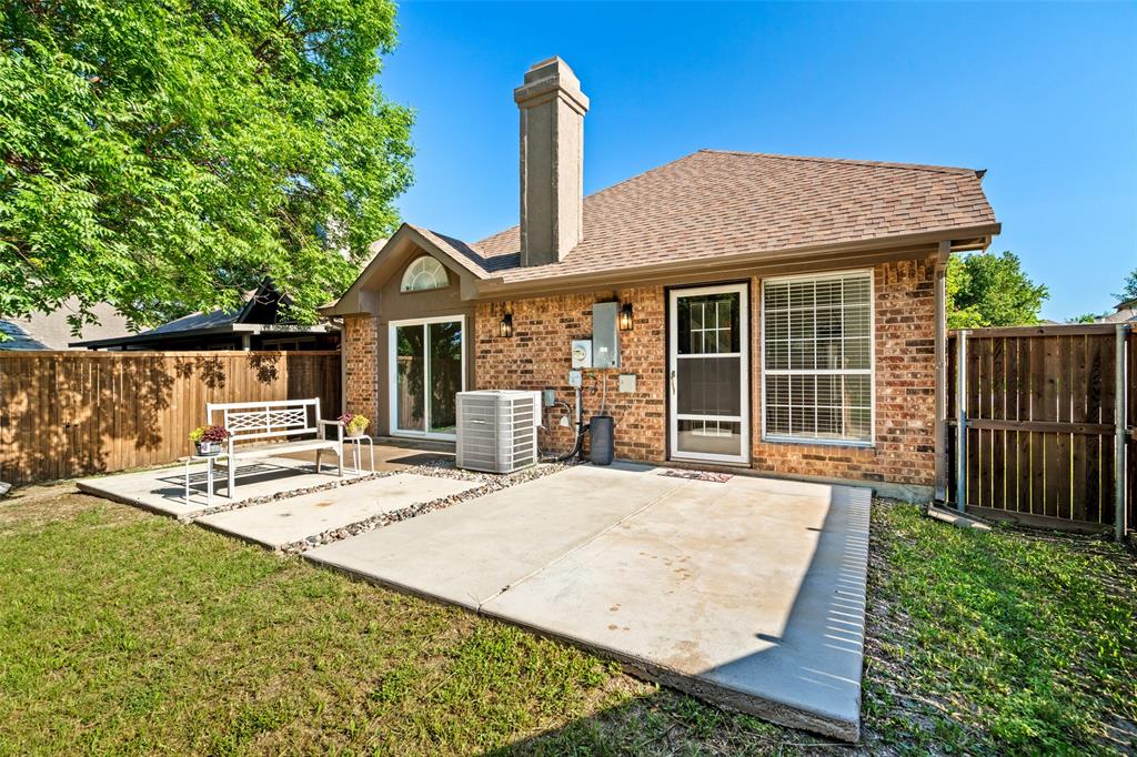 381 Arbor Lane Euless, TX 76039 - Photo 29 of 38