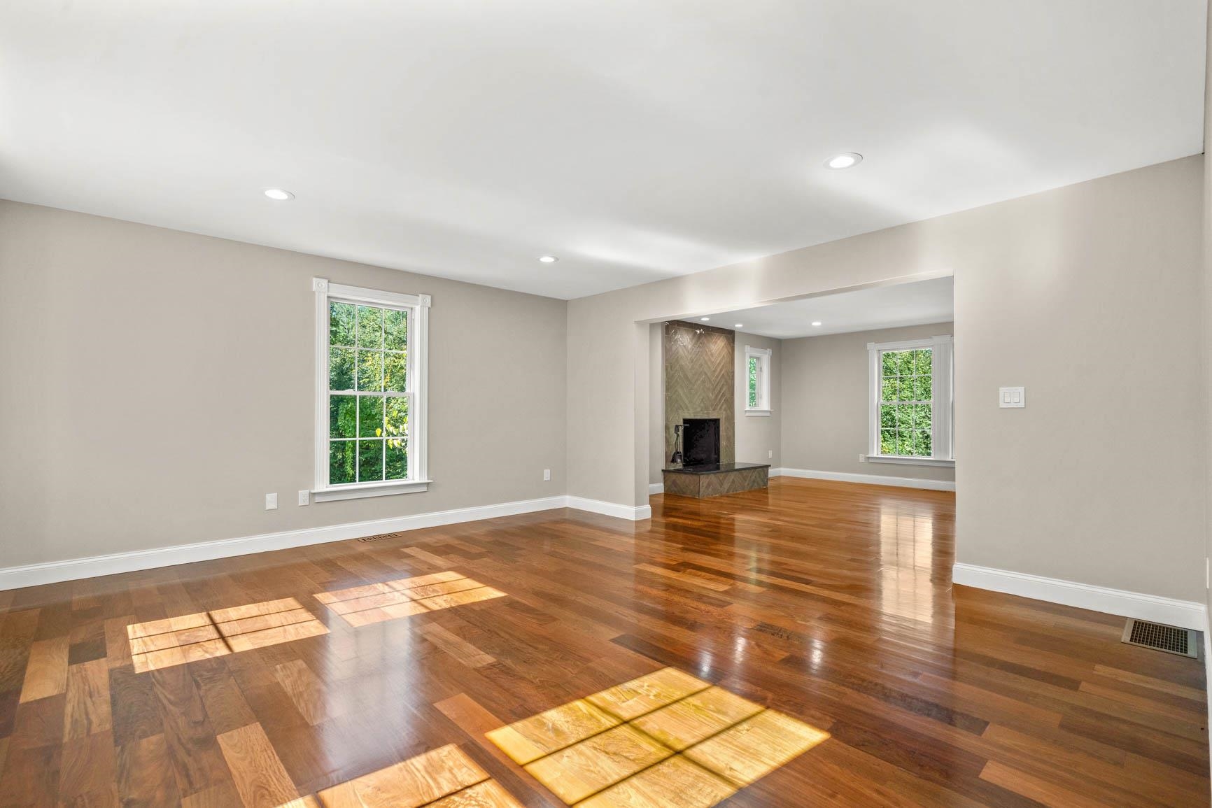 43 Clark Road Londonderry, NH 03053 - Photo 4 of 40