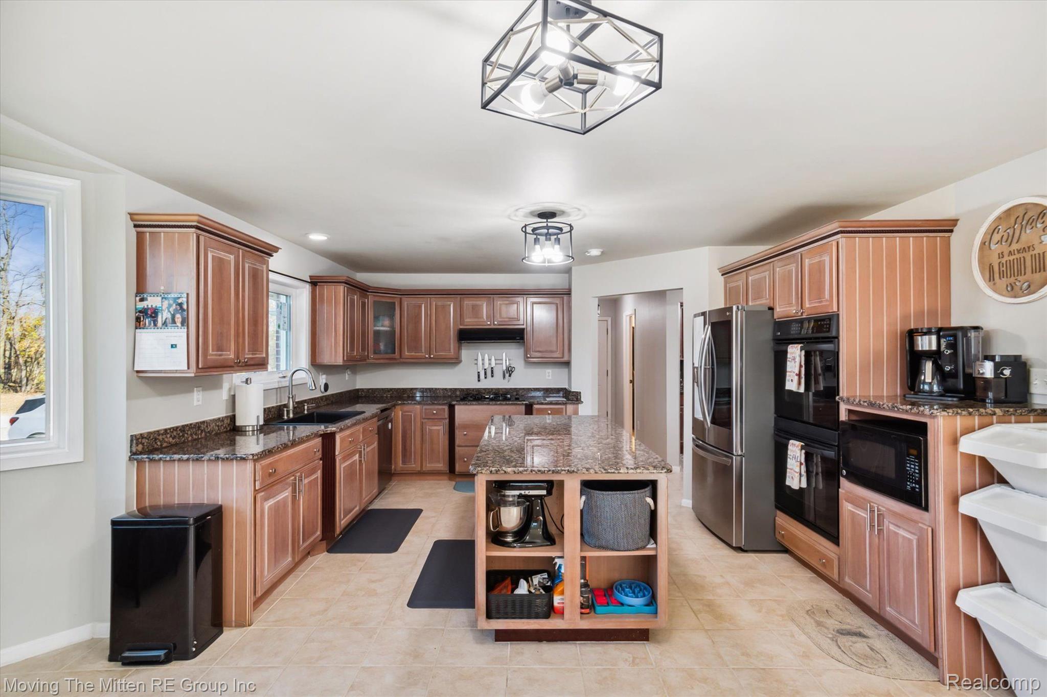 23720 Otter Road New Boston, MI 48164 - Photo 4 of 69