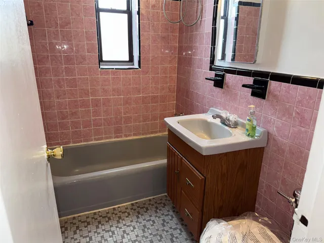 $159,900 | 650 Warburton Avenue, Unit 7C, Yonkers, NY 10701