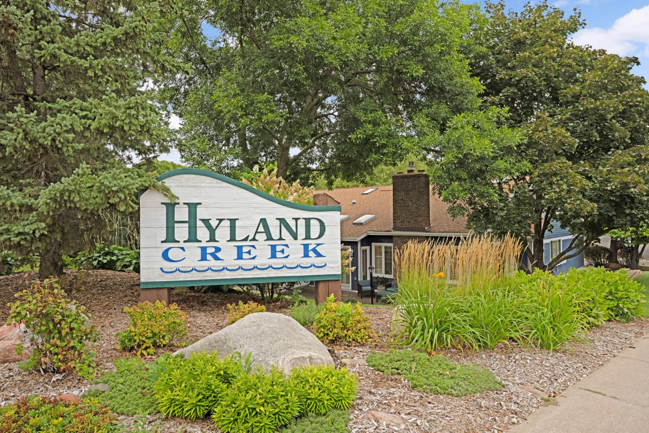 9336 Nesbitt Road Bloomington, MN 55437 - Photo 3 of 45