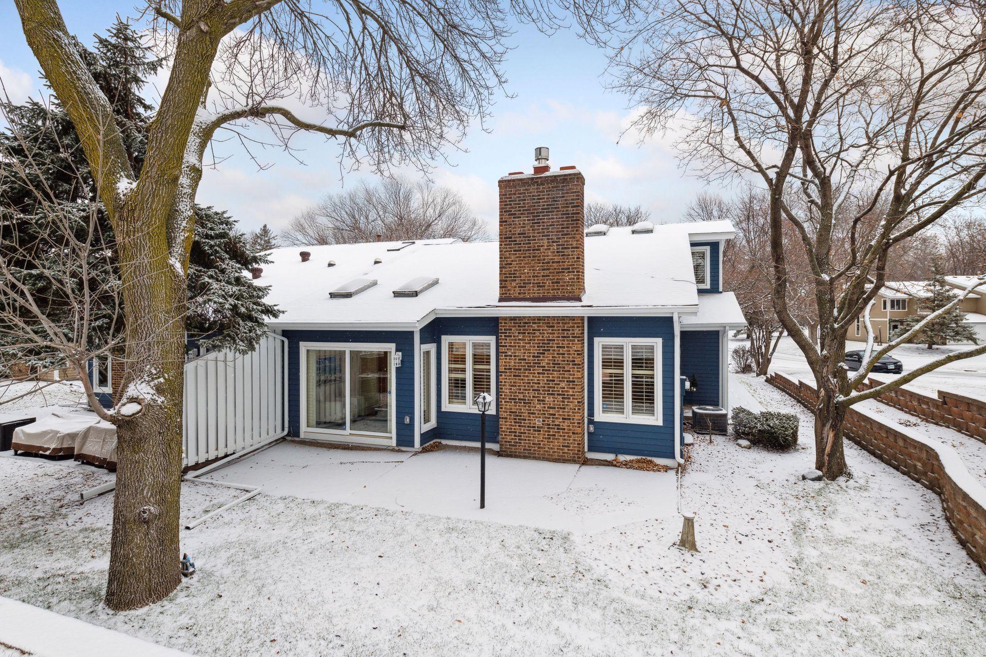 9336 Nesbitt Road Bloomington, MN 55437 - Photo 5 of 45