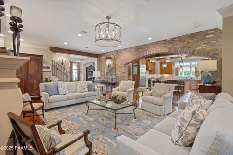 $1,299,900 | 113 Emily Circle, Lafayette, LA 70508