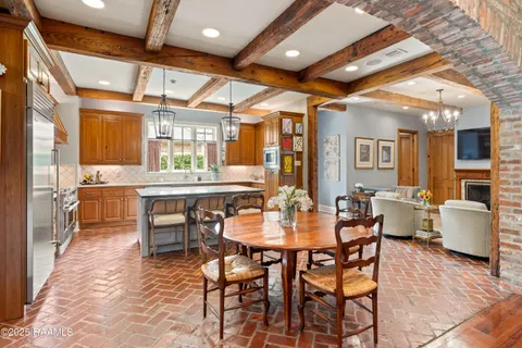 $1,299,900 | 113 Emily Circle, Lafayette, LA 70508