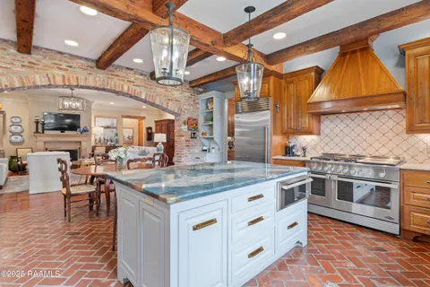 $1,299,900 | 113 Emily Circle, Lafayette, LA 70508