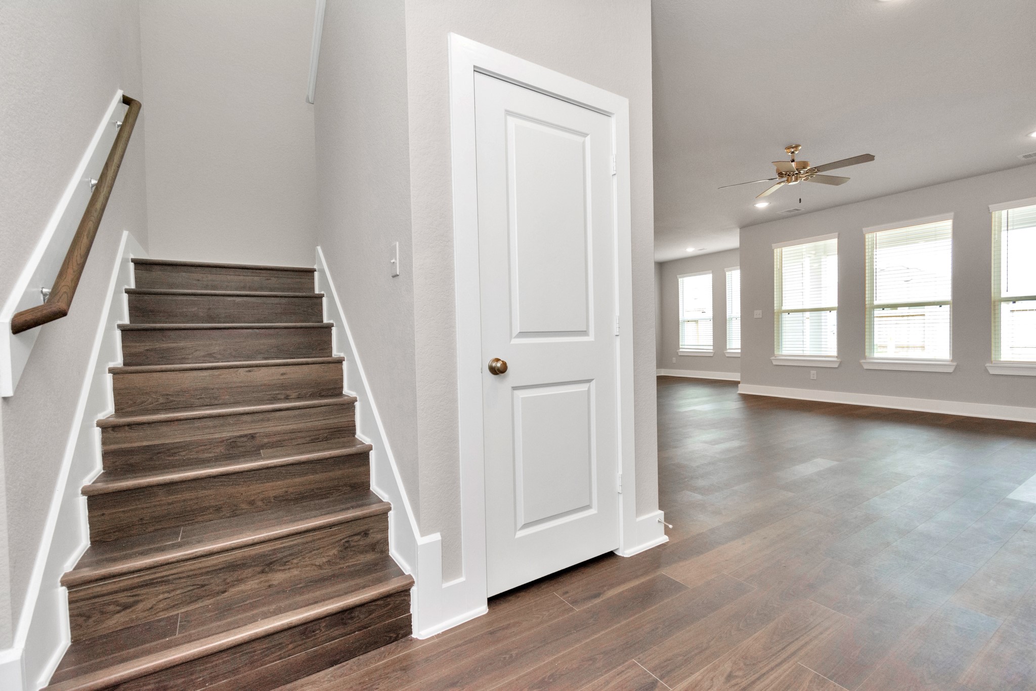 1233 Scarlet Creek Drive Rosharon, TX 77583 - Photo 4 of 19 Gallery Image 4