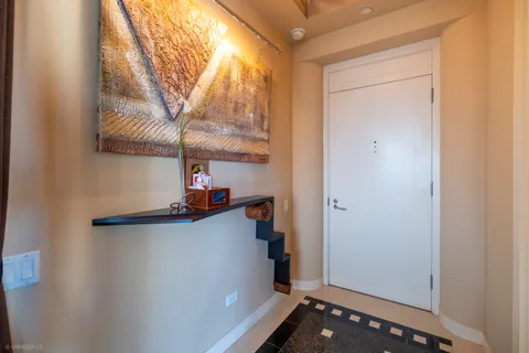 $3,000,000 | 111 West Maple Street, Unit 34023404, Chicago, IL 60610