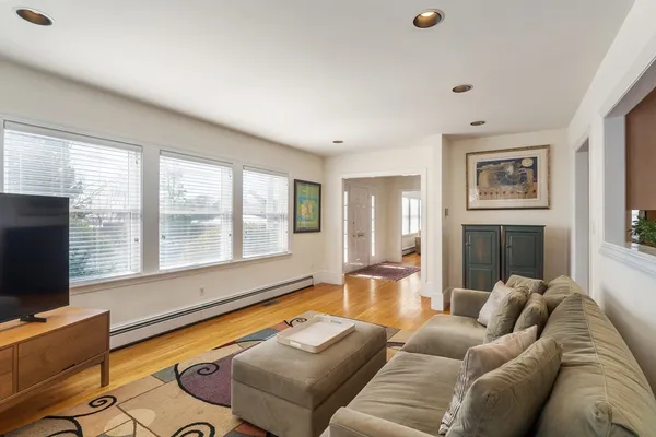 $2,285,000 | 10 Redstone Lane, Marblehead, MA 01945