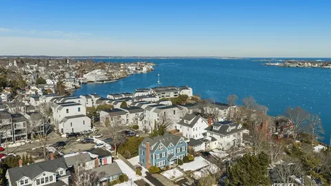 $2,285,000 | 10 Redstone Lane, Marblehead, MA 01945
