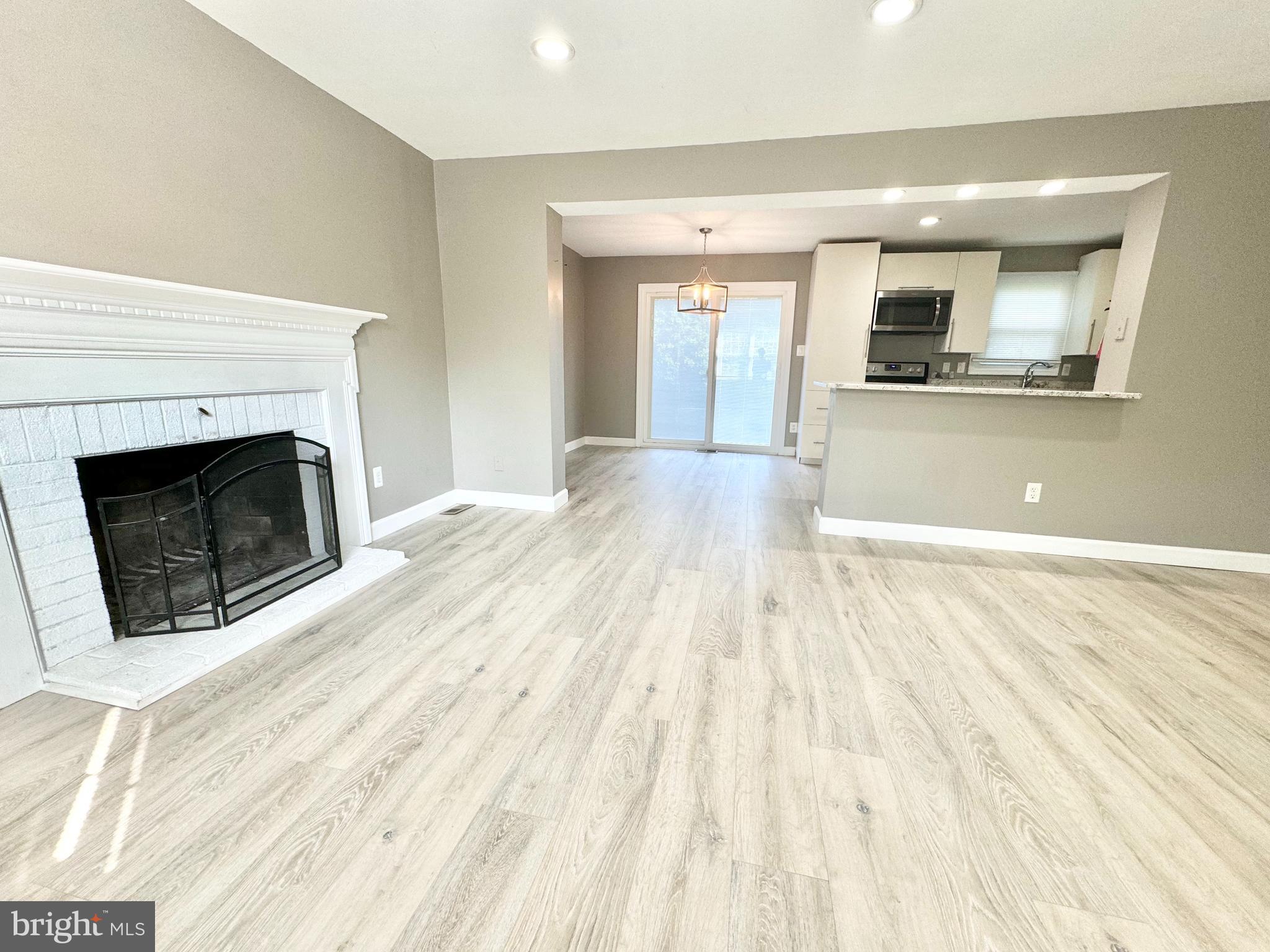 129 A New Albany Road Moorestown, NJ 08057 - Photo 4 of 16 living room