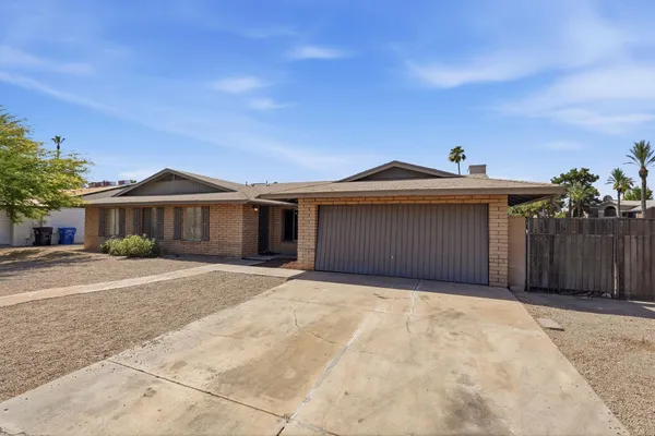 $2,595 | 4401 East Emile Zola Avenue, Phoenix, AZ 85032