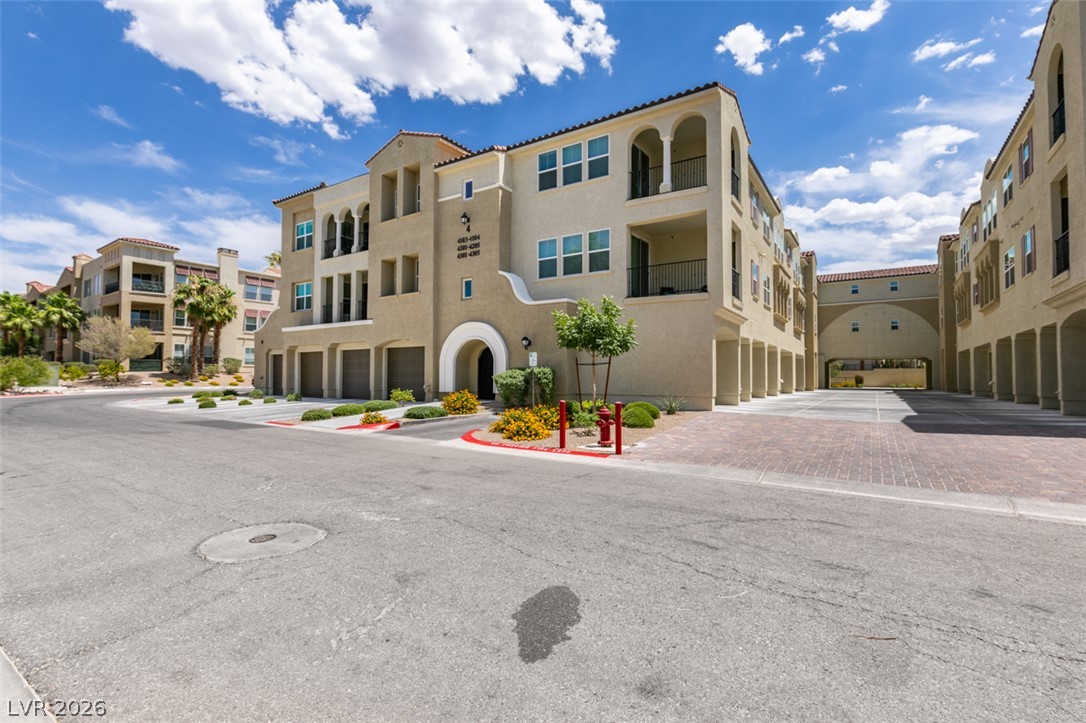 2555 Hampton Road, Unit 4104 Henderson, NV 89052 - Photo 2 of 54