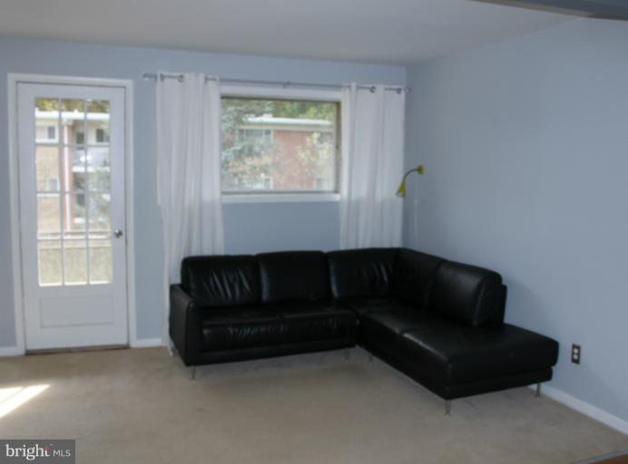 519 Epsom Road, Unit 2A Towson, MD 21286 - Photo 5 of 17 Living Room