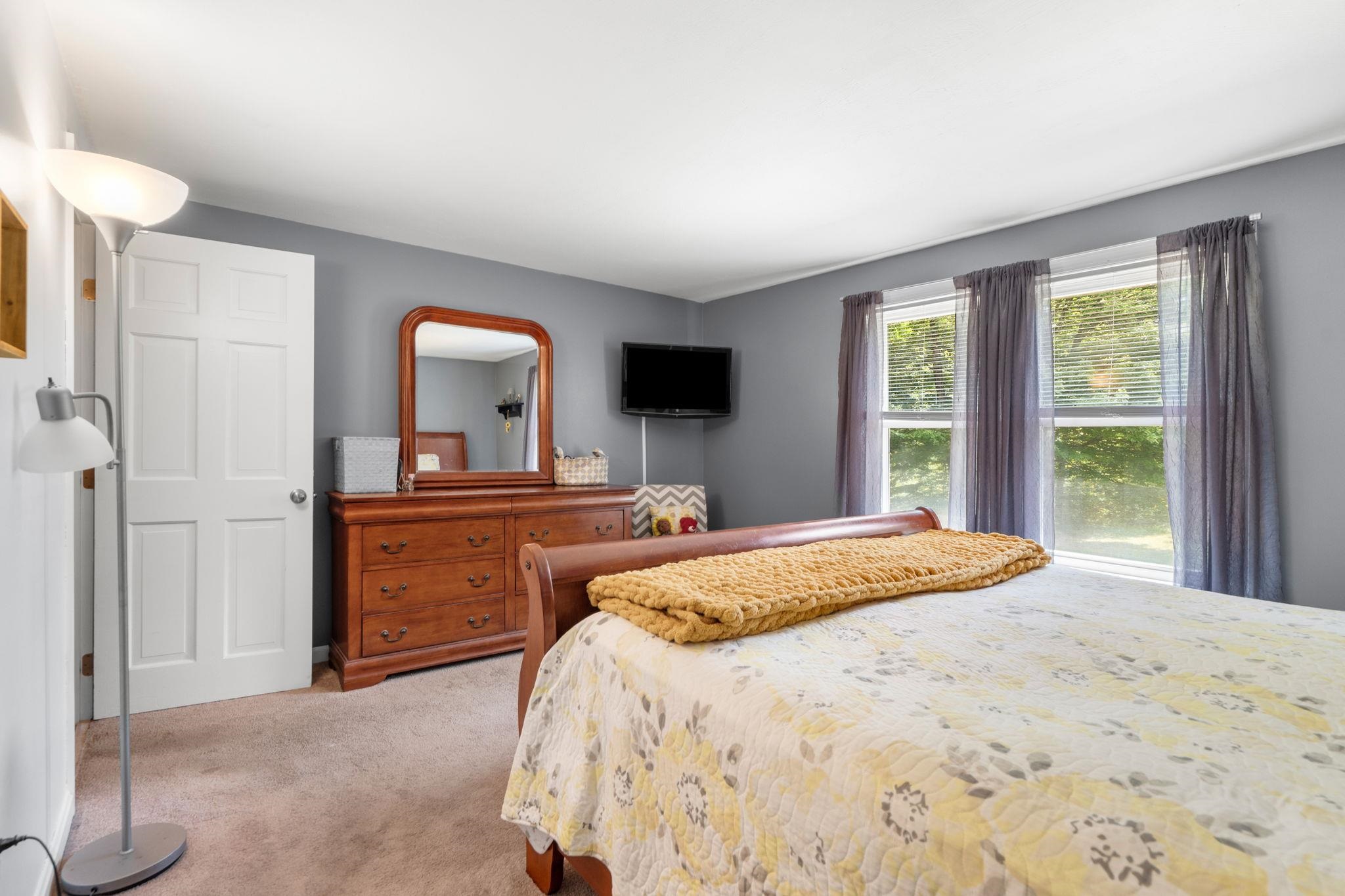 56 Merrill Road Weare, NH 03281 - Photo 9 of 40