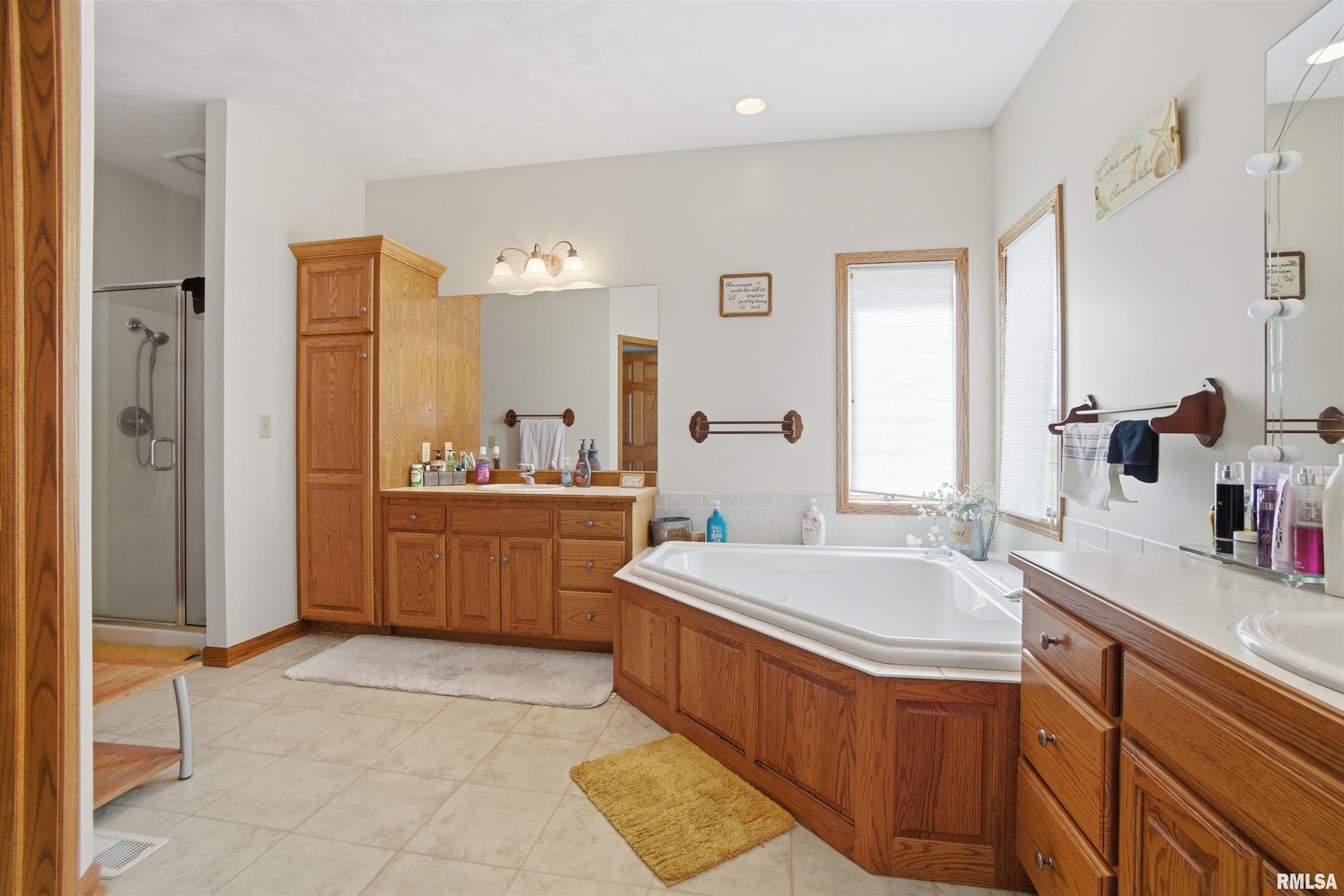 1714 Oak Ridge Washington, IL 61571 - Photo 37 of 81 Gallery Image 37