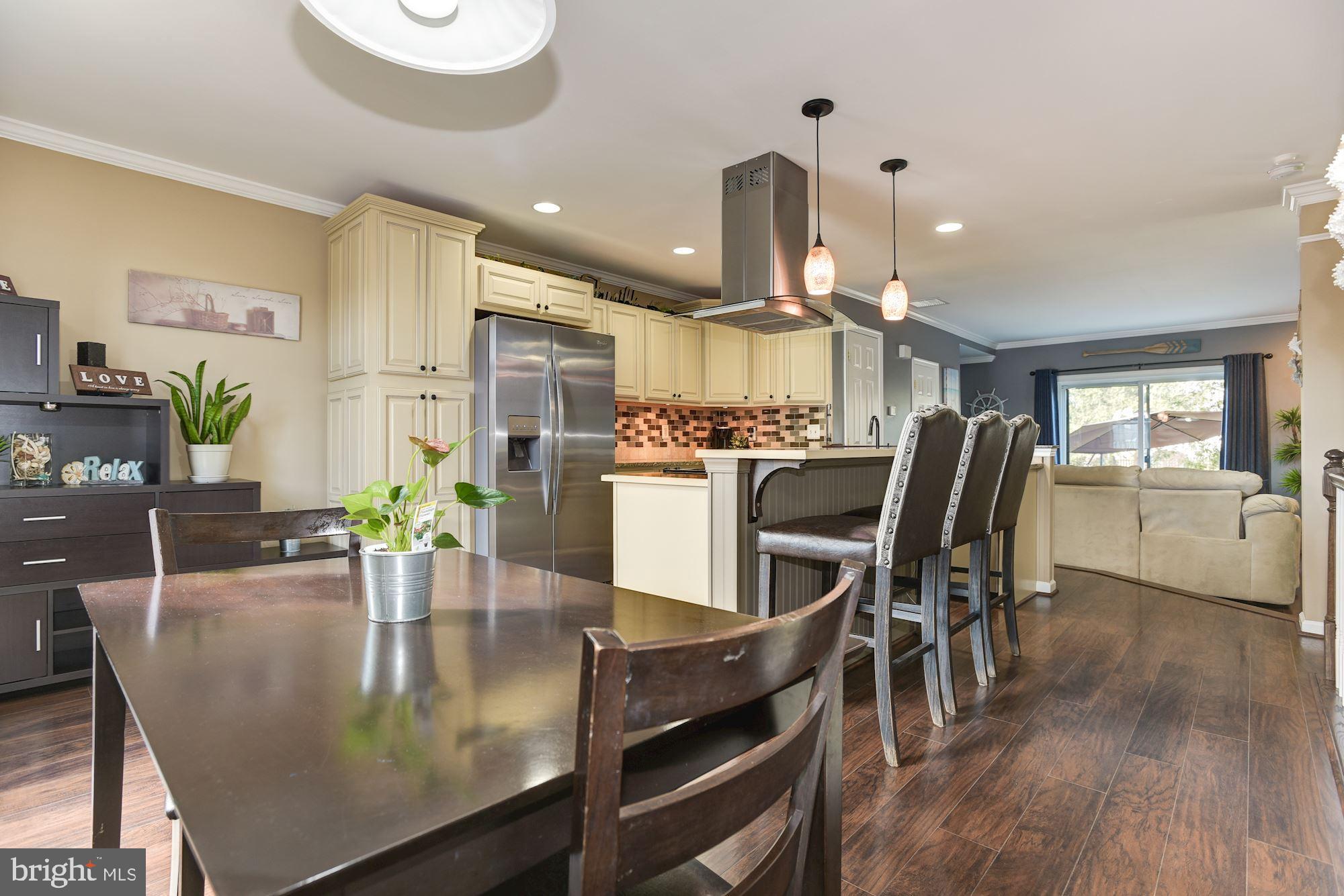 4 Victoria Square Frederick, MD 21702 - Photo 11 of 37 Eat-In Kitchen
