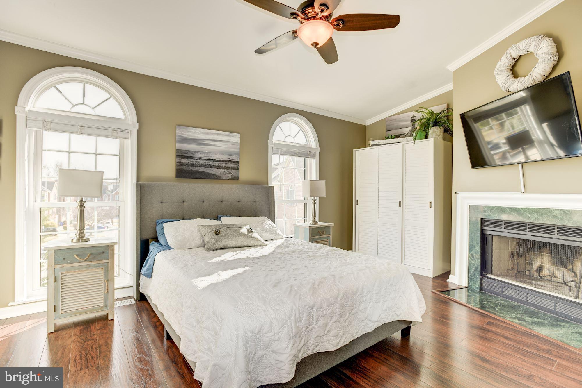 4 Victoria Square Frederick, MD 21702 - Photo 14 of 37 Primary Bedroom