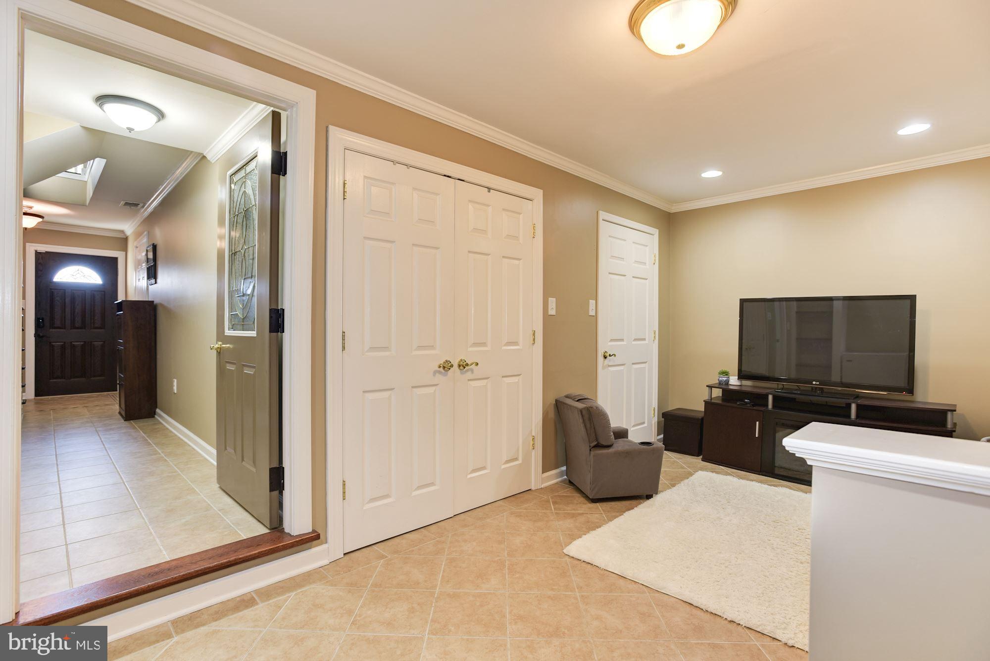 4 Victoria Square Frederick, MD 21702 - Photo 21 of 37 Family Room