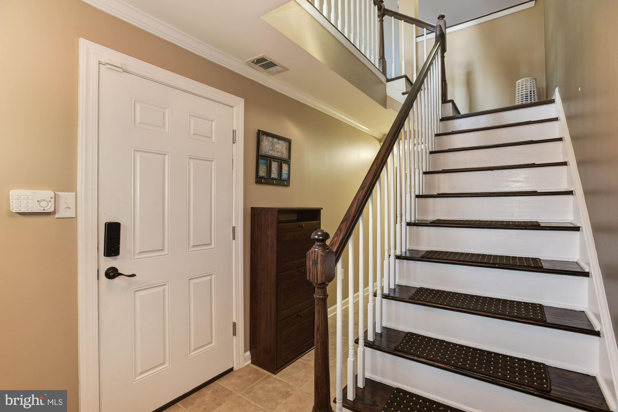 4 Victoria Square Frederick, MD 21702 - Photo 24 of 37 Foyer