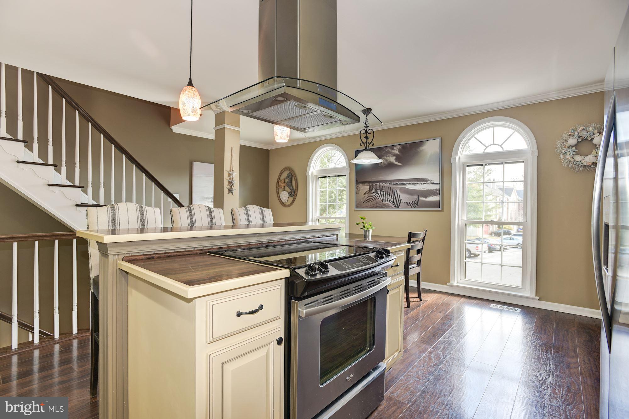 4 Victoria Square Frederick, MD 21702 - Photo 8 of 37 Eat-In Kitchen