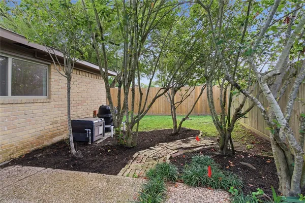 $289,900 | 5043 Whispering Falls Drive, Houston, TX 77084