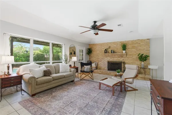 $289,900 | 5043 Whispering Falls Drive, Houston, TX 77084