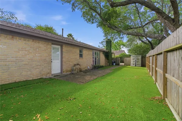 $289,900 | 5043 Whispering Falls Drive, Houston, TX 77084