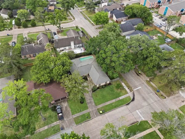 $289,900 | 5043 Whispering Falls Drive, Houston, TX 77084
