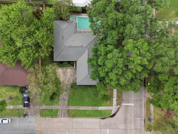 $289,900 | 5043 Whispering Falls Drive, Houston, TX 77084