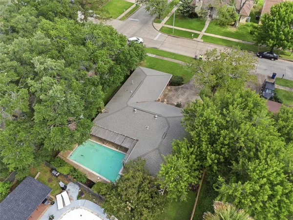 $289,900 | 5043 Whispering Falls Drive, Houston, TX 77084