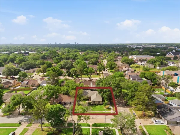 $289,900 | 5043 Whispering Falls Drive, Houston, TX 77084