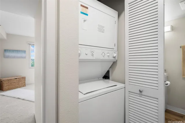 $468,000 | 3009 Ala Makahala Place, Unit 1403, Honolulu, HI 96818