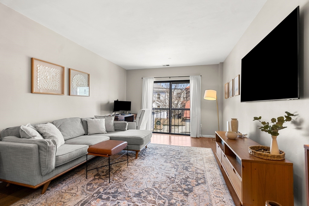 315 Rantoul Street, Unit 106 Beverly, MA 01915 - Photo 1 of 19