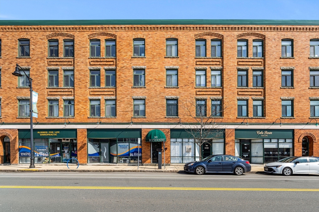 315 Rantoul Street, Unit 106 Beverly, MA 01915 - Photo 17 of 19