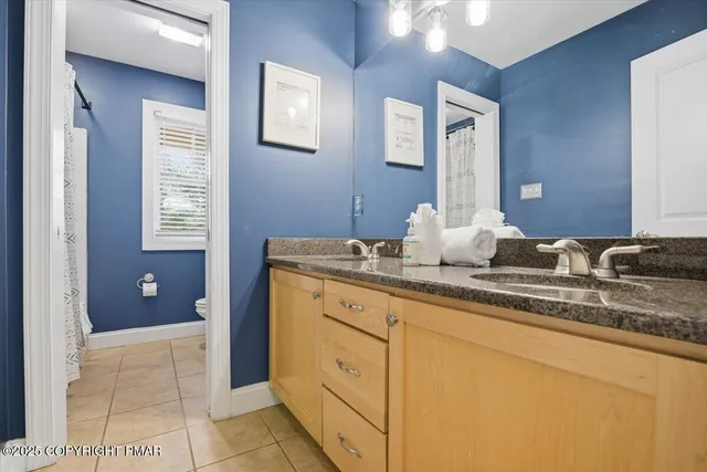 $699,900 | 6 Fieldstone Court, Lake Harmony, PA 18624