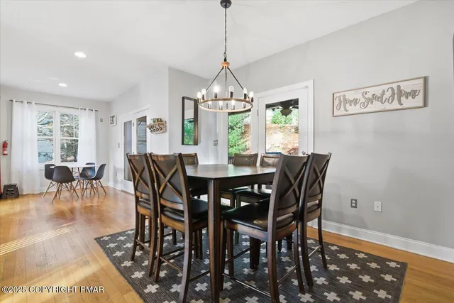 $699,900 | 6 Fieldstone Court, Lake Harmony, PA 18624