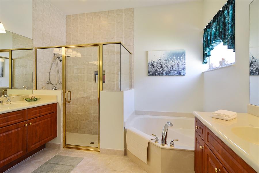 399 Springview Loop Port St. Lucie, FL 34986 - Photo 12 of 30 399 Springview master bath